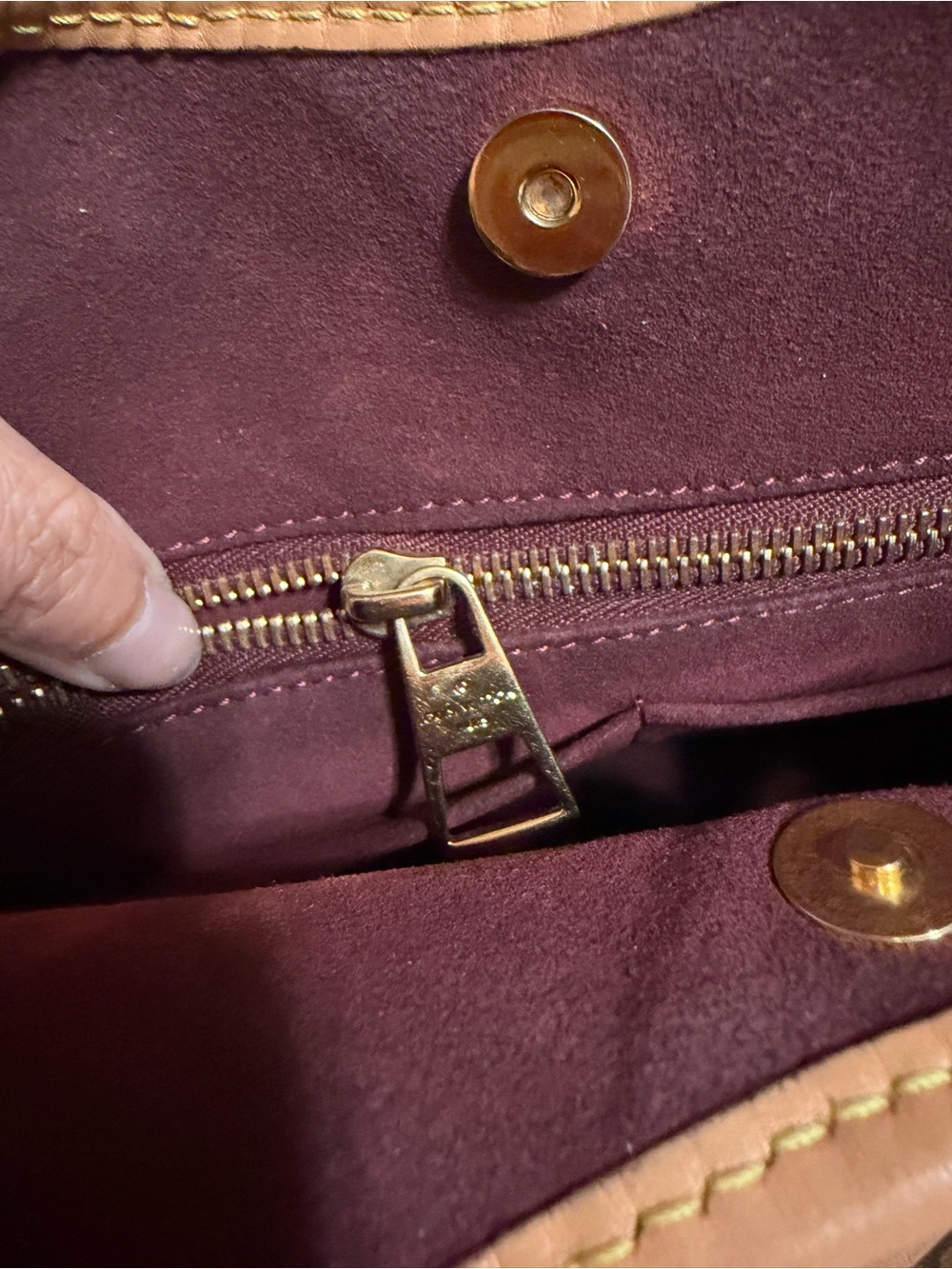 Louis Vuitton Carry all - Picture 7 of 15